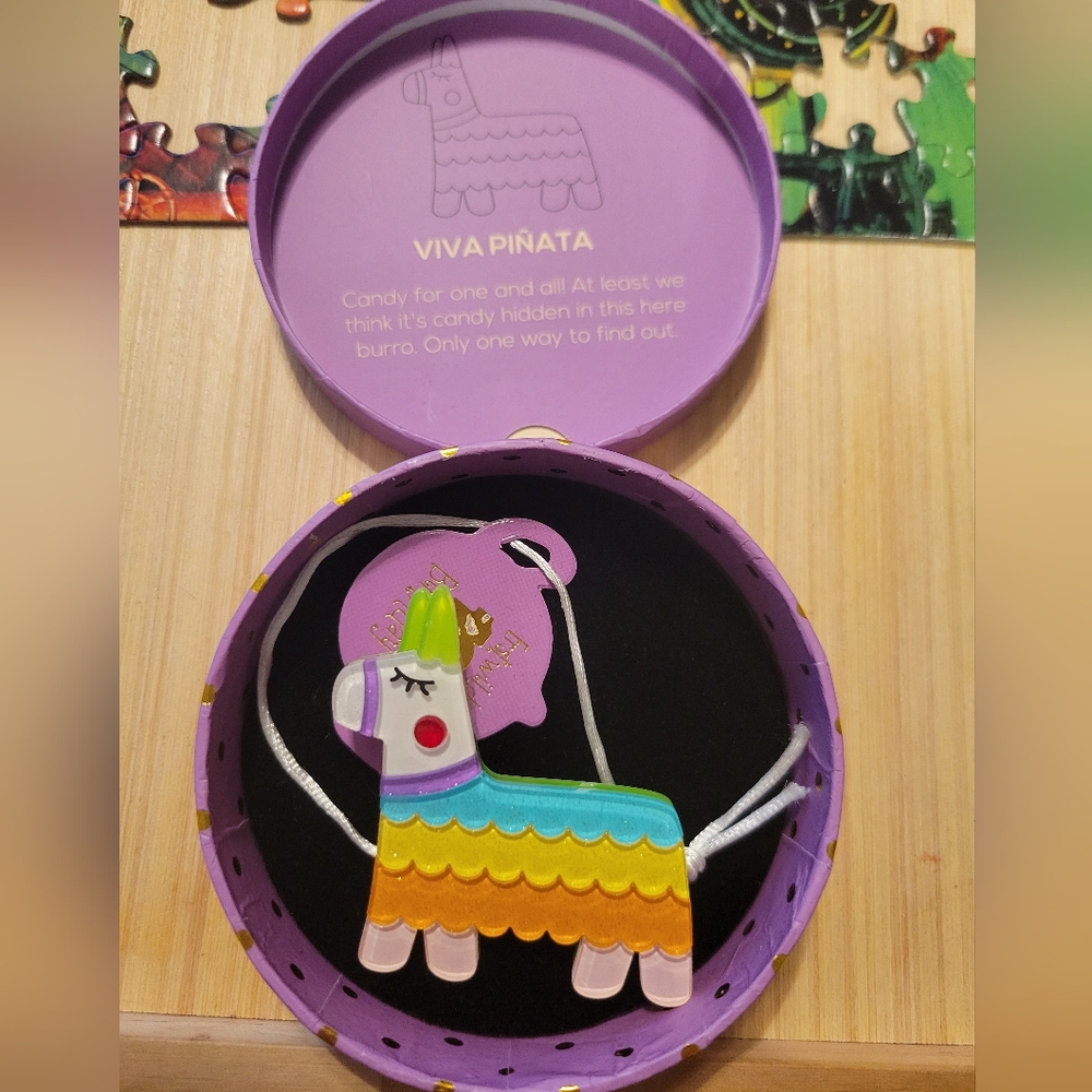 Erstwilder Viva Pinata brooch